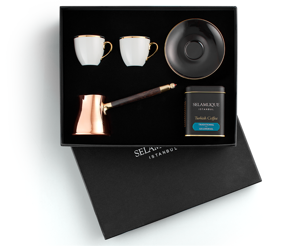 Set von 2 Kaffeetassen, türkischen Kaffeekanne und türkischen Kaffee